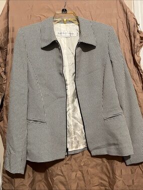 Garfield & Marks - Classy Black & White Houndstooth Zip-Front Blazer, Size 8